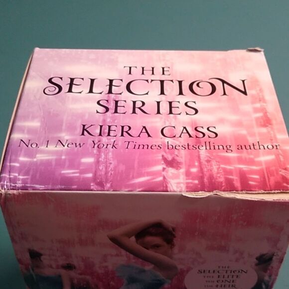 Kiera Cass Book Series Box Set - Picture 7 of 7